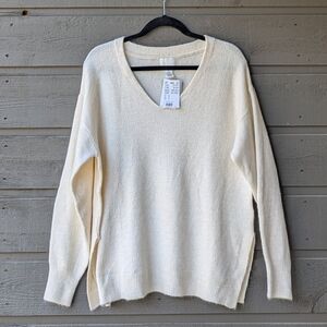 NWT H&M Boyfriend Loose Fit V Neck Knit Sweater Size Medium Creamy Oatmeal Beige